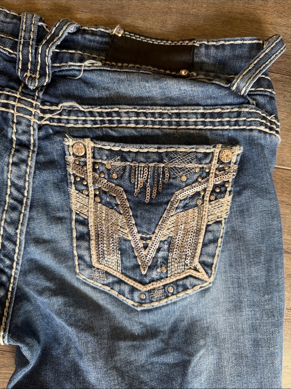 Vigoss Embellished women’s capris size 1/2